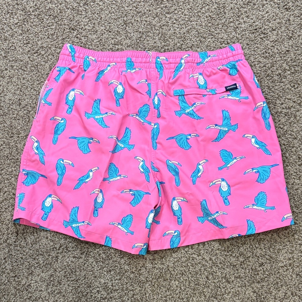 Chubbies Pink Blue Tropical Toucan Mesh Lined Swim Trunks 5.5” XL NWT - Picture 2 of 6